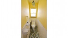 甲斐市　落ち着いた雰囲気の漆喰塗り壁のお家　トイレ