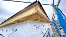 山梨市に建つ、太陽光と蓄電池を備えてダブル断熱の電気代値上がり対策のお家