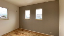韮崎市に建つ、自然素材を使った奥様こだわりのお家