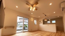 韮崎市に建つ、自然素材を使った奥様こだわりのお家