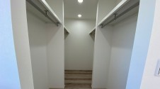 北杜市に建つ、ベリーズアウトレットホーム